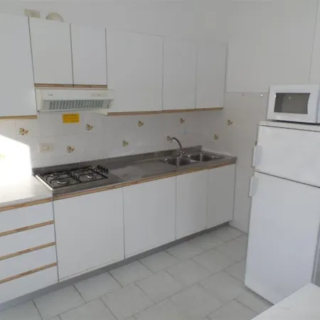 Flat With Large Balcony In Διαμέρισμα Μπιμπιόνε